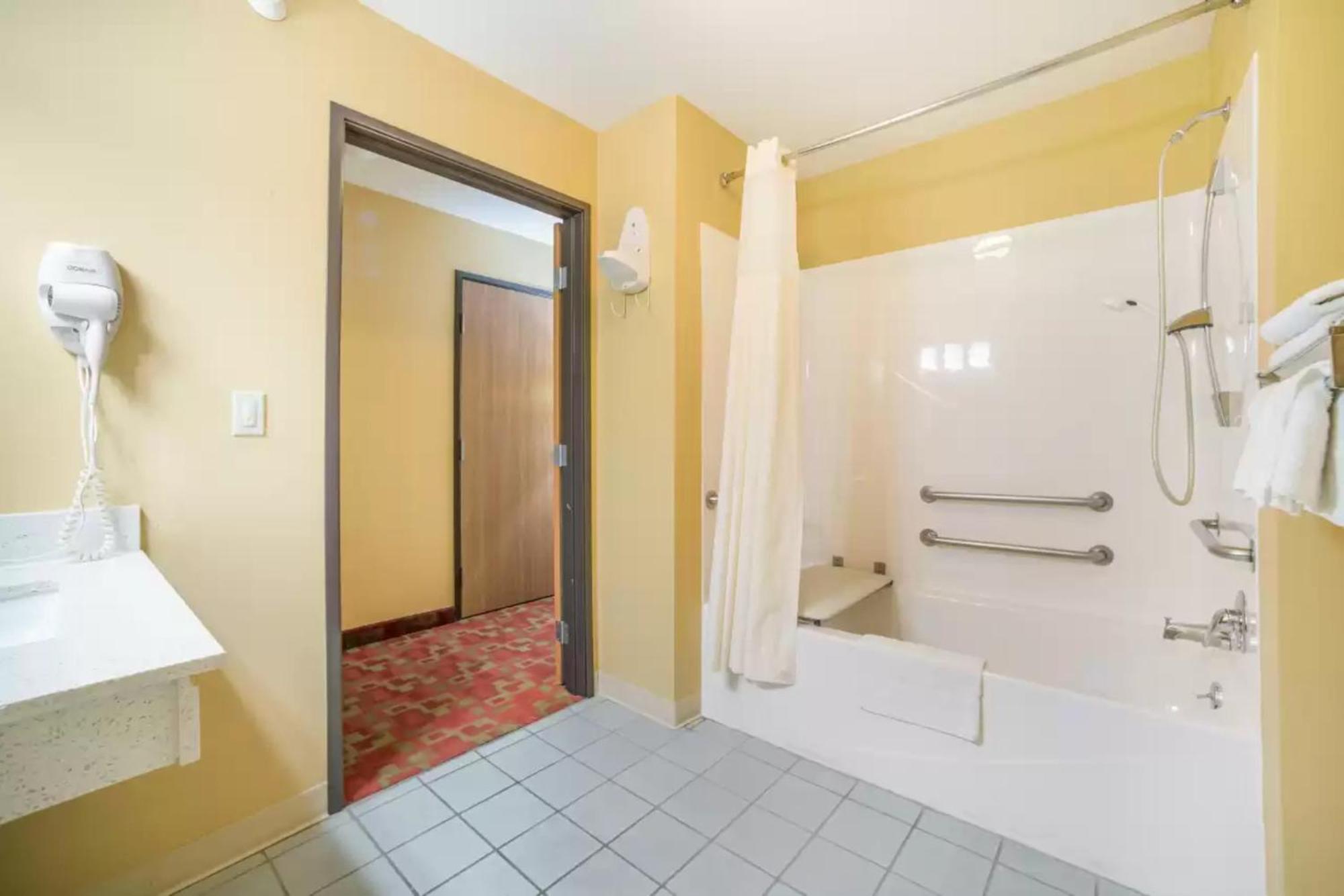 Quality Inn O'Fallon Il - St Louis Εξωτερικό φωτογραφία
