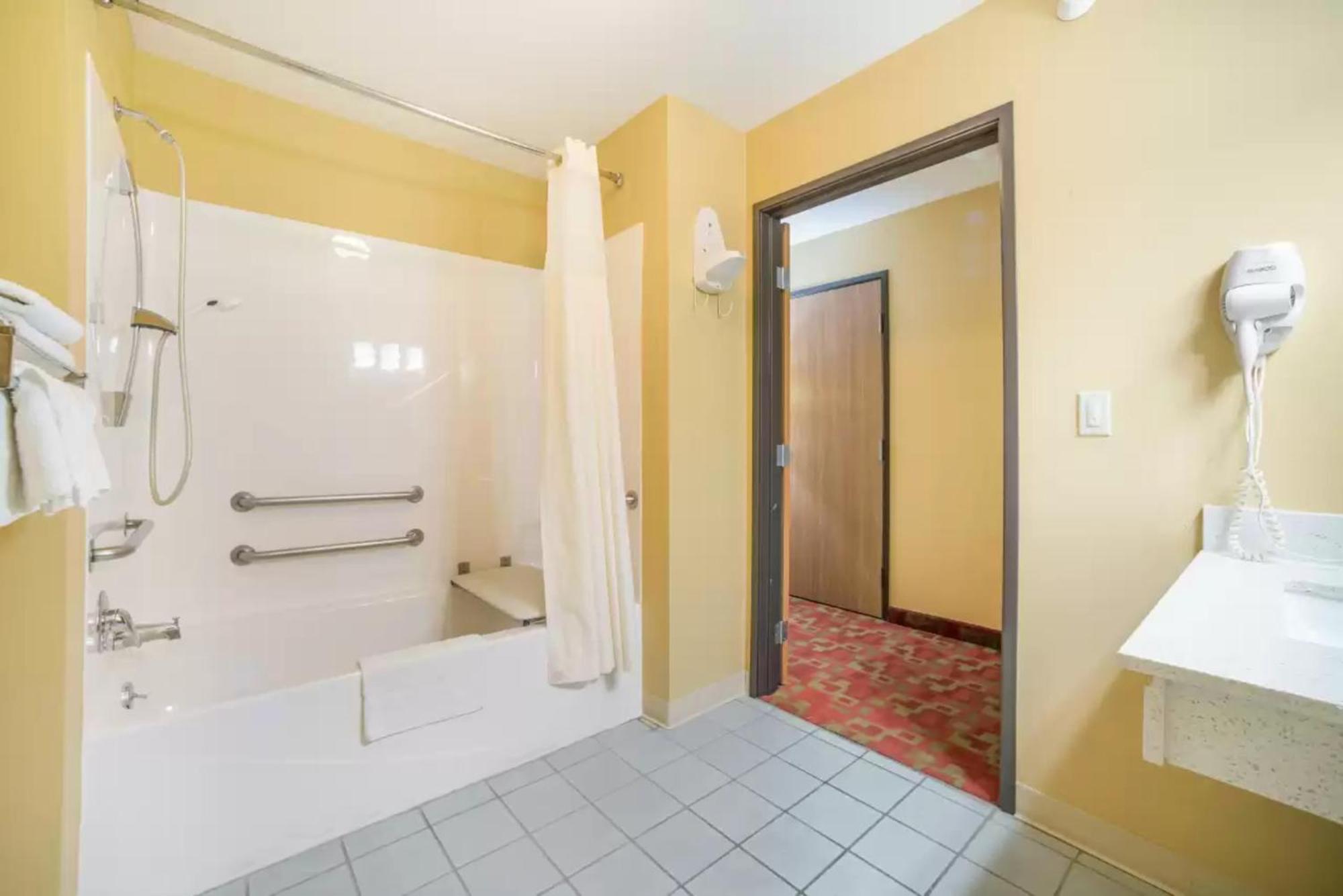 Quality Inn O'Fallon Il - St Louis Εξωτερικό φωτογραφία